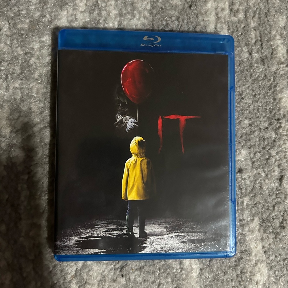 IT Blu-ray Disc - Black and Red Cover